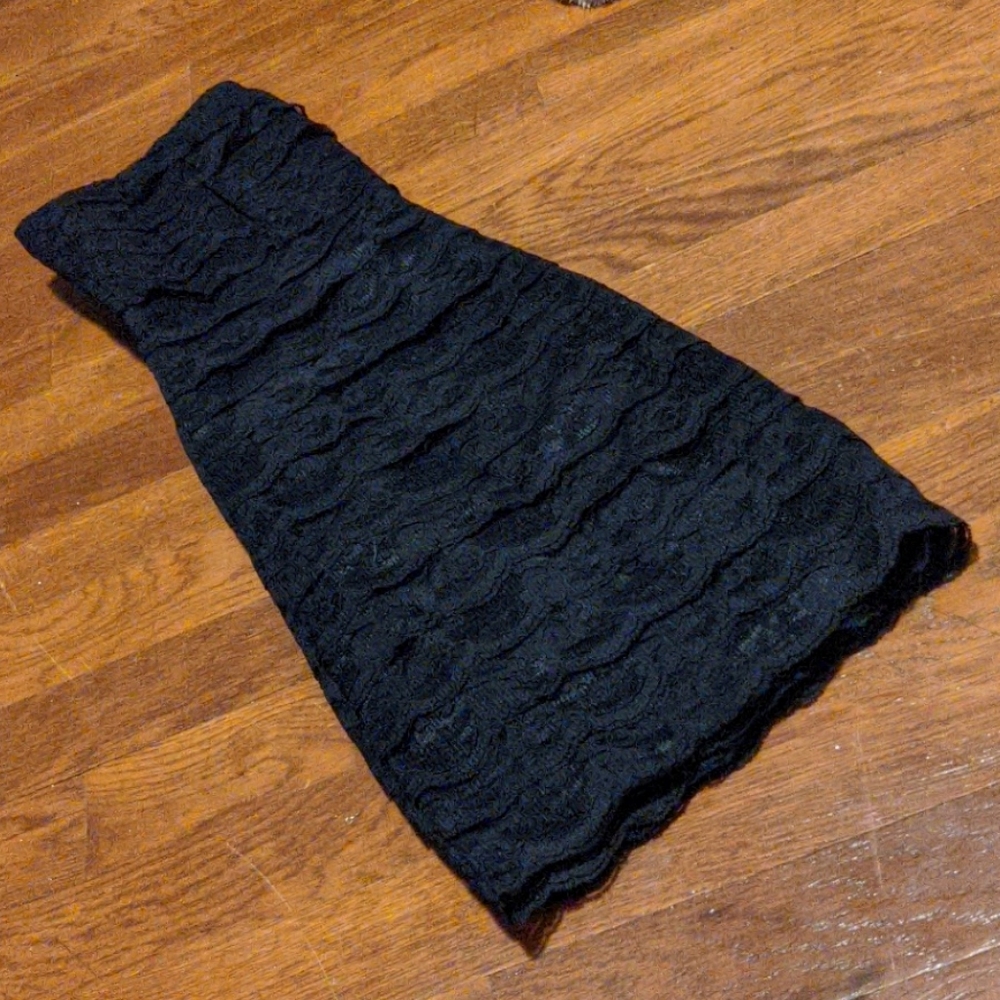 Black Strapless Scalloped Lace Mini Dress